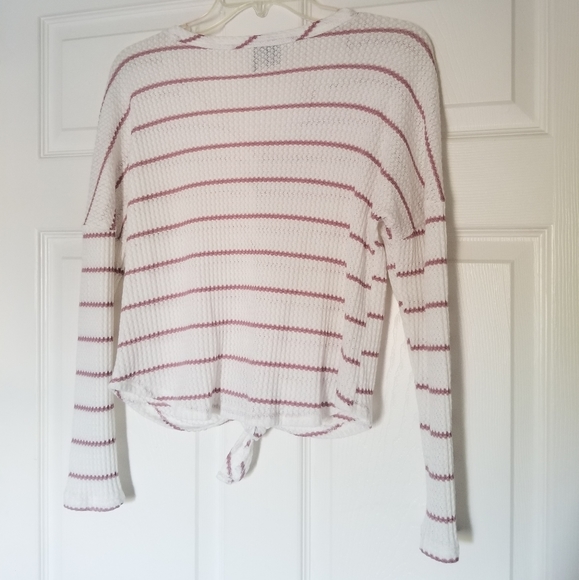 Waffle Knit Cropped Cardigan - Picture 2 of 7